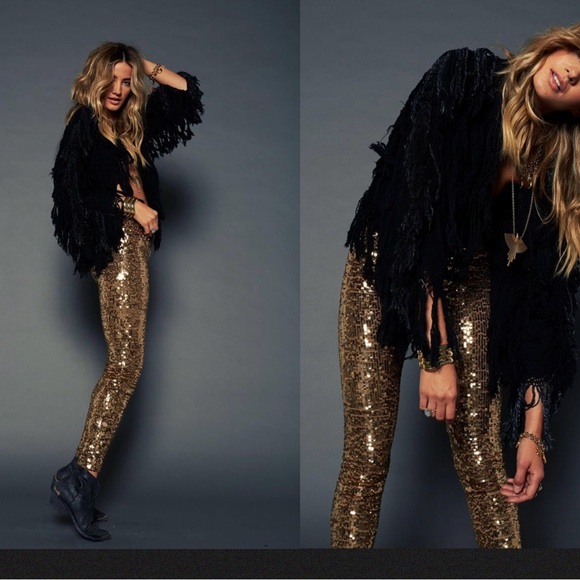 🌟Milly ⭐️BEST DRESSED HOST PICK🌟Gold Sequins 2. - Picture 5 of 16